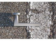 PILOT | Maniglia by Ento - Maniglia in ottone su rosetta - 5