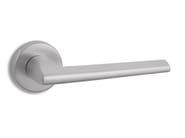 PILOT | Maniglia by Ento - Maniglia in ottone su rosetta - 3