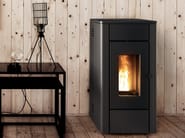 MAY by MCZ - Stufa a pellet ventilata a struttura stagna