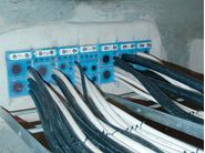 Telaio metallico per sigillatura di cavi e tubi