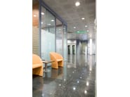 Parete mobile per ufficio by QUARTIERI LUIGI - Parete mobile in alluminio e vetro per ufficio - 6