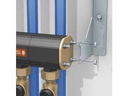 La staffa può essere fissata a muro senza collettore in modo da agevolare il collegamento delle sonde