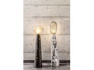 SEVEN BLOOMS by Stonethica - Lampada da terra in marmo di Carrara - 11
