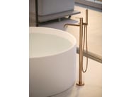 VELIS by Nobili - Miscelatore per vasca da terra monocomando con doccetta - 2