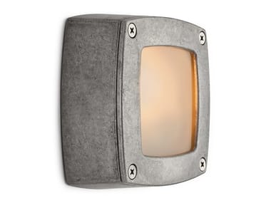 THPG, 100626 Lampada da parete per esterno in ottone