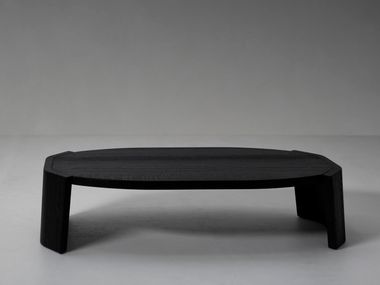Oval solid wood central coffee table JAK Van Rossum