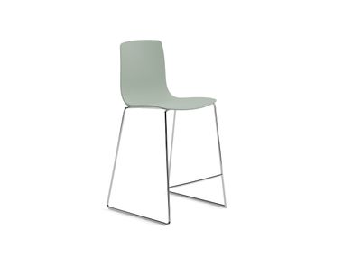 Sled base polypropylene garden stool AAVA 02 Arper