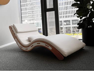 AKT GROUP, CODE - DUNE Chaise longue indoor/outdoor con struttura in legno massello di Iroko 