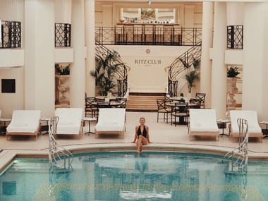 AKT GROUP, CODE - TAHITI Chaise longue indoor/outdoor con struttura in legno rovere naturale o noce