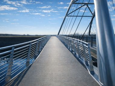 Suspended walkways