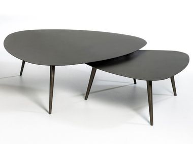 Mesa de centro baixa de metal THÉOLEINE AMPM