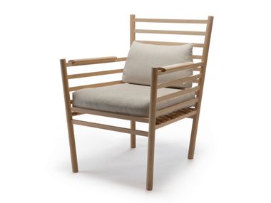 Poltroncina in frassino con braccioli ARTE