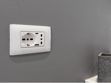 AVE, YOUNG 44 Placca di finitura in tecnopolimero