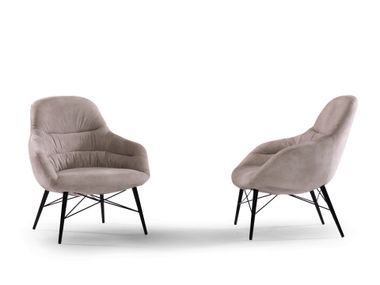 Poltroncina in tessuto con braccioli ALLISON Able