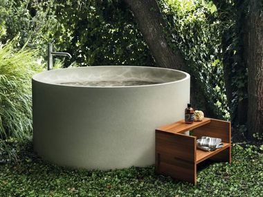 Round freestanding cement bathtub IN-OUT Agape