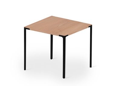 Square wooden table DURIO Alankaram