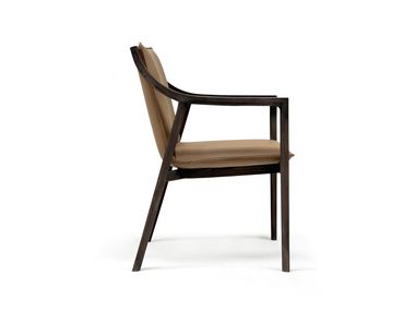 Silla de cuero con brazos METROPOLIS Alexandra