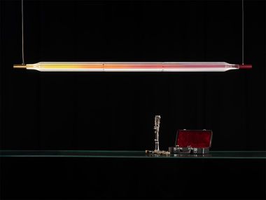 Lampada a sospensione lineare in vetro cannettato VITREO MESSAGE Andcosta