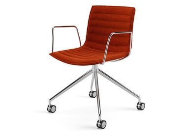 Chaise en tissu avec chevalet CATIFA (RE) 46 Arper