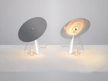 Glass table lamp BOLTONS Artemide