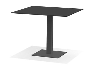 NET Q Outdoor iron table base By Atmosphera