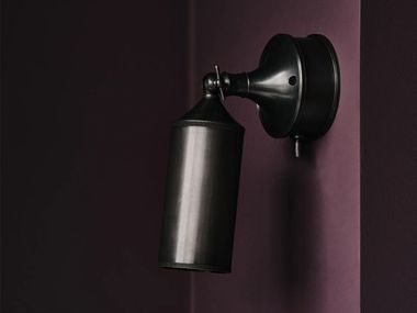 Faretto orientabile da parete in ottone MM. MAIOMENOS Authentage Lighting