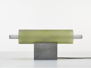 BROKIS, OVERLAY Lampada da tavolo a LED in vetro soffiato