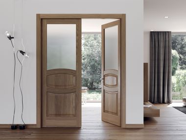 Porta a battente in legno e vetro BALTIMORA 2017 V2 ROVERE OLIO CUOIO Bertolotto Porte