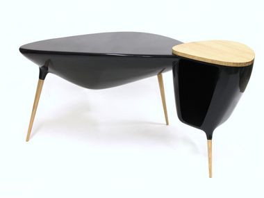 Scrivania in resina a forma libera TRIPODE Binome