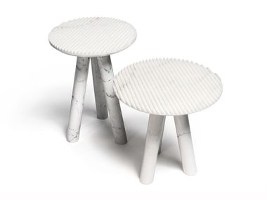 Mesa de centro de mármore Calacatta de três pernas RABBET Budri