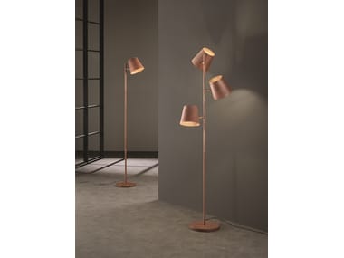 Lampada Da Terra Orientabile VILI - Stile Industriale, Altezza 159 Cm, Attacco E27 Max 60W, Nero