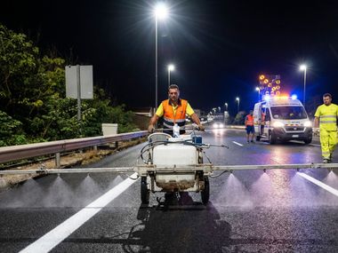 Photocatalytic liquid for asphalt surfaces for outdoor use NOxOFF™ ASFALTO COPLAN