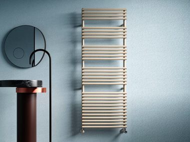 Wall-mounted vertical towel warmer LUCY 25 CORDIVARI