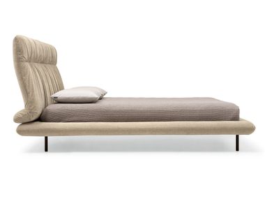 Doppelbett aus Stoff mit Polsterkopfteil GRAVITY Calligaris
