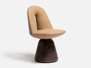 Sedia in tessuto con base in legno BILL Carpanese Home