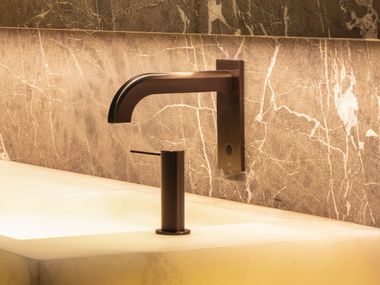 Mezclador de lavabo de rayos infrarrojos de acero inoxidable SIXTY 52R Ceadesign