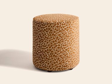 Round fabric pouf BUREN LÉOPARD COGNAC Clovi Paris