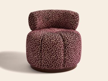 Fabric easy chair with armrests GAINSBOURG LÉOPARD BURGUNDY Clovi Paris