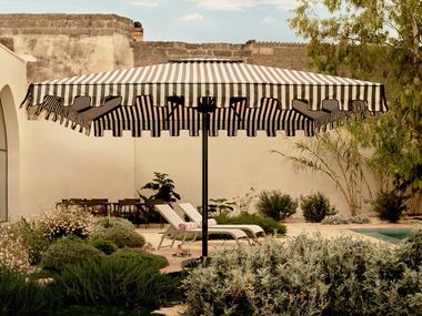 Aluminium and acrylic Garden umbrella with built-in lights GANIMEDE Crema Outdoor