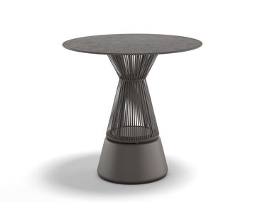Table de jardin ronde en céramique avec base centrale CIRQL NU DEDON