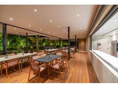 DEEP RINGO Hi Spotlight By Delta Light