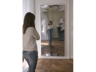 DISTORTING MIRROR Distorting mirror By VIDAME EDITIONS