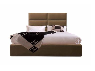 Letto matrimoniale in tessuto con testiera imbottita PETRARCA DOM Edizioni