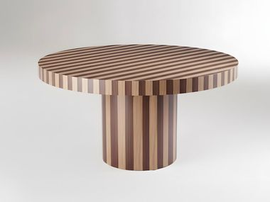 Round fixed oak table NUSA Dooq Details