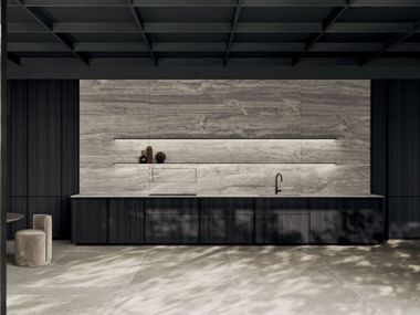Linear Kitchen with Travertine Backsplash System CO.04 DelTongo