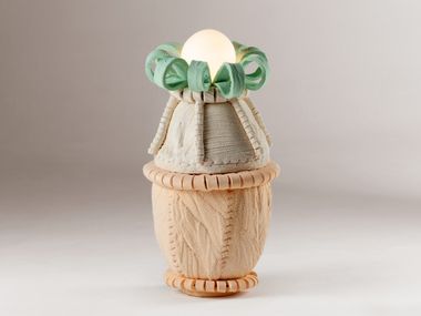 Handmade resin table lamp MARJORELLE FRESIA Dooq Details