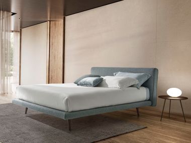 Gepolstertes Doppelbett aus Stoff IRIS Duomo Design