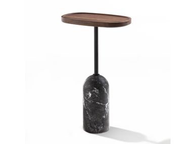 Mesa de centro oval de mármore EKERO Porada