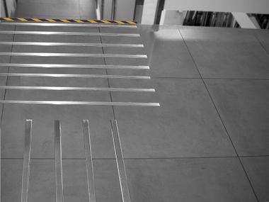 Taktiler Bodenbelag aus Aluminium NOVOBAND ACCESS EMAC Italia