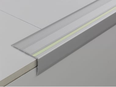 EMAC Italia, NOVOPELDAÑO® LÚMINA 48 MM Profilo paragradino